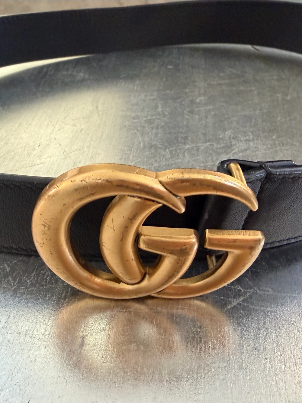 Gucci Black Leather Belt with Antiqued Gold Double G Buckle - Picture 2 of 7